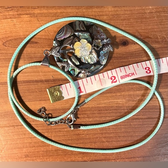 Mother of pearl mosaic pendant necklace​​​ - Picture 6 of 7